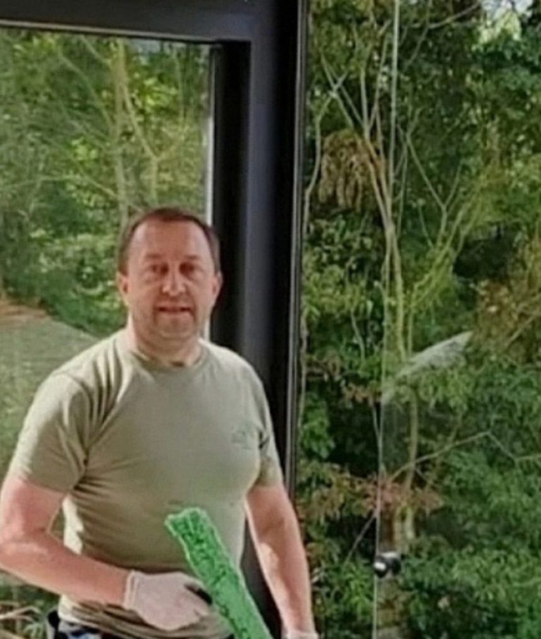 Professionelle Fensterreinigung - sabere Fenster und Wintergärten